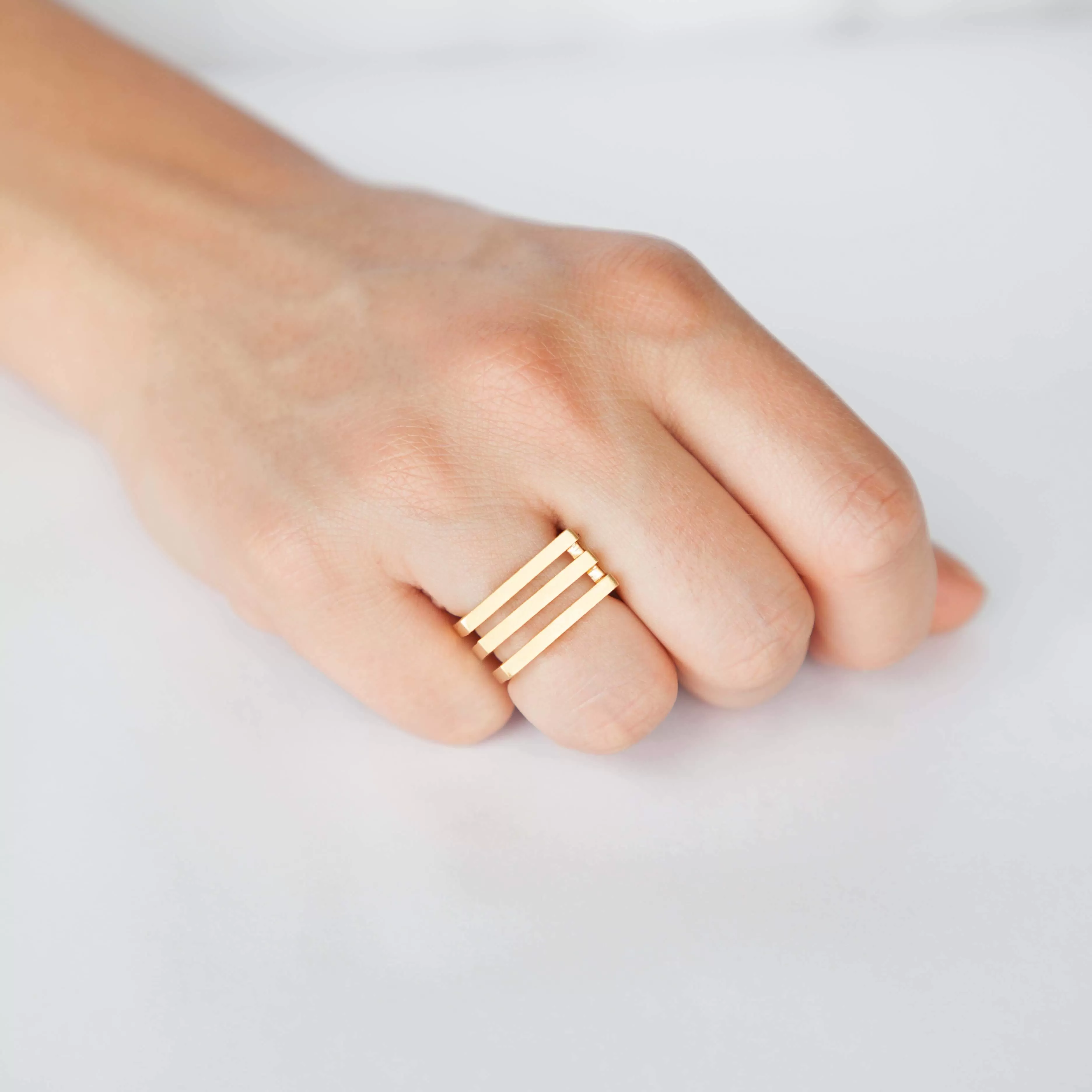 D 247  - Trio Square Ring