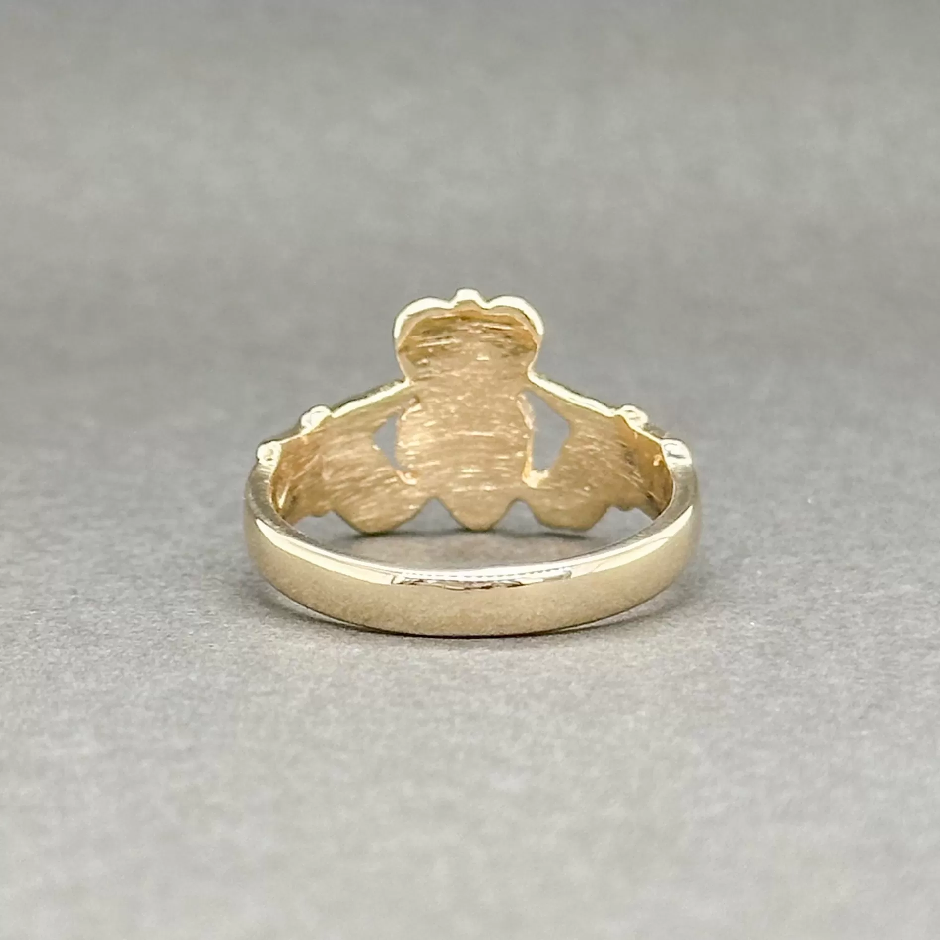 Estate 14K Y Gold Claddagh Ring