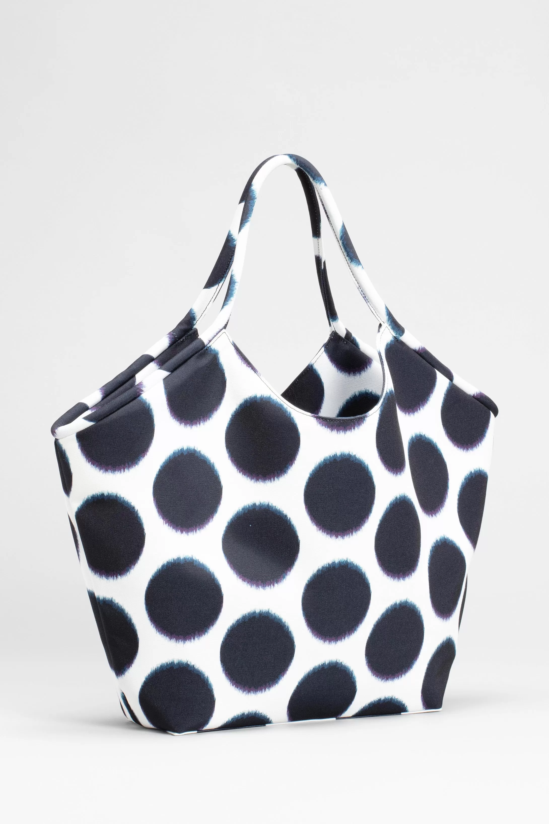 Ivet Tote