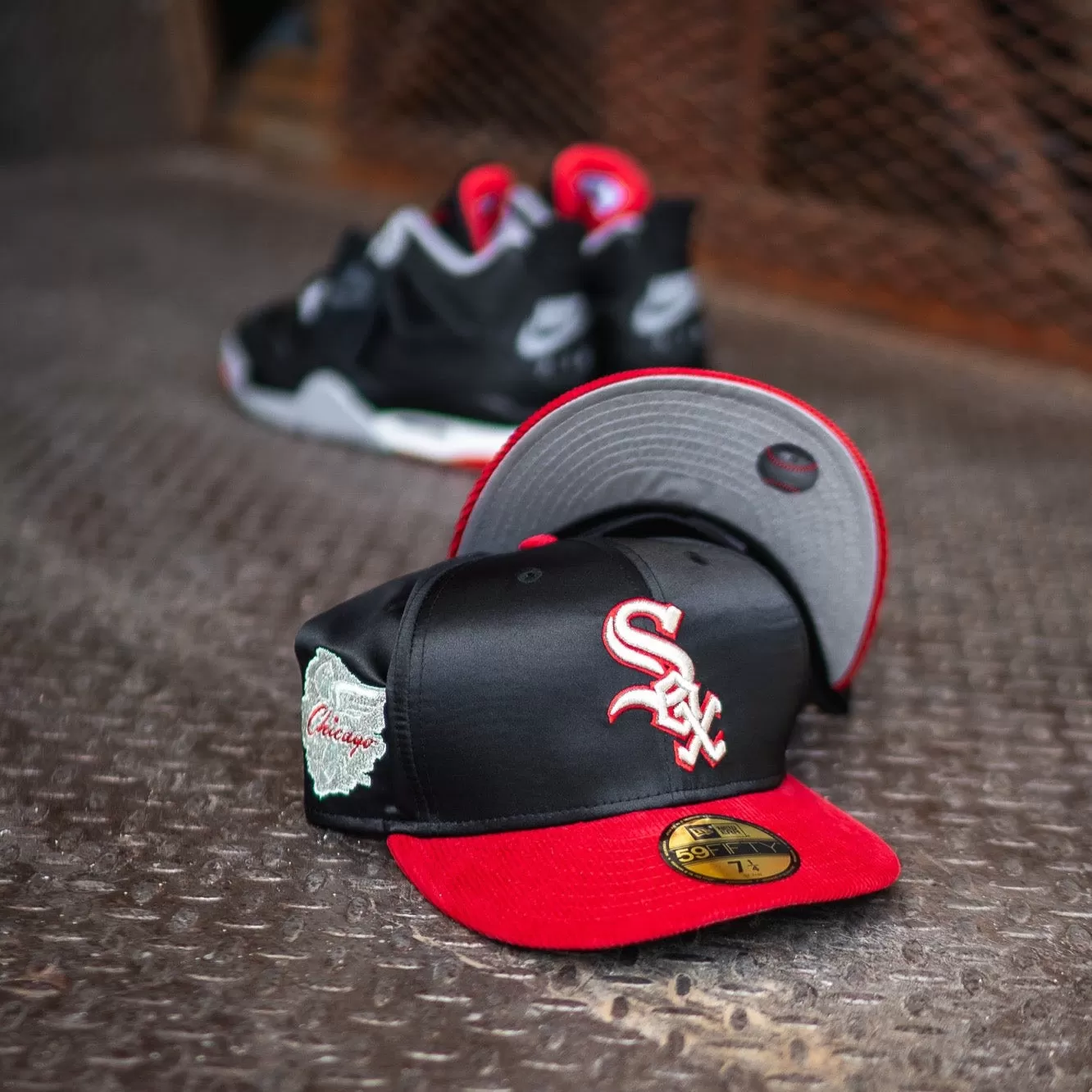 New Era Chicago White Sox Grey UV (Black Satin/Red Corduroy)