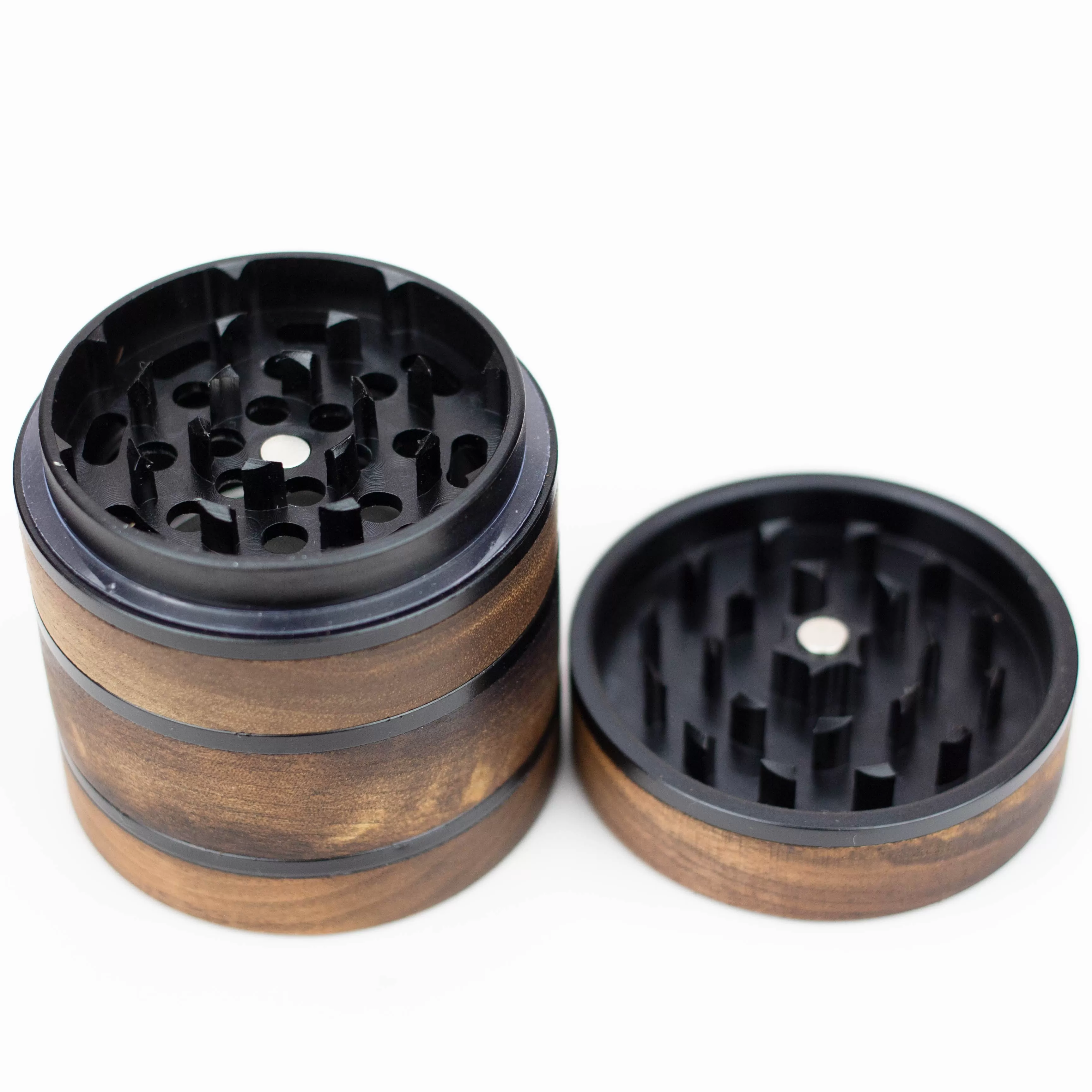 Preemo - 2.5" 4-Piece Wooden Grinder