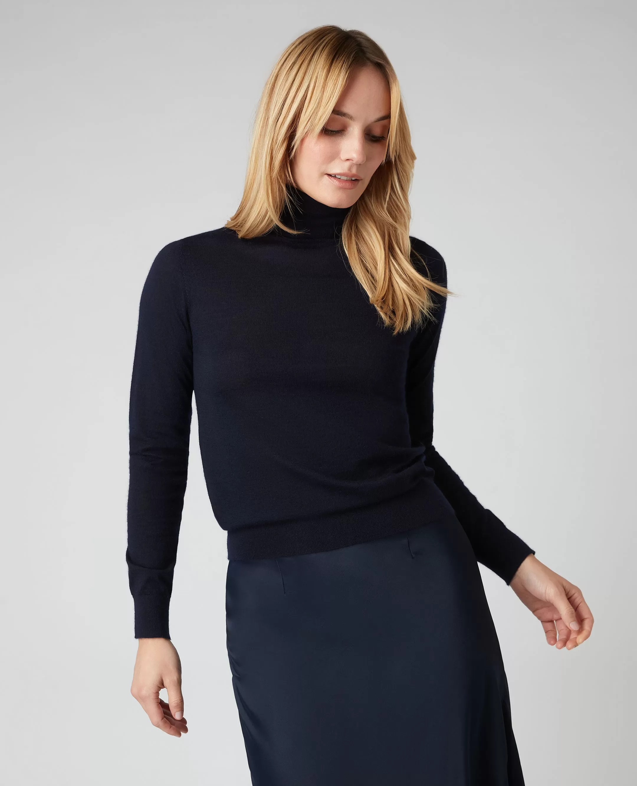 Women's Margot Superfine Cashmere Turtle Neck Sweater Navy Blue